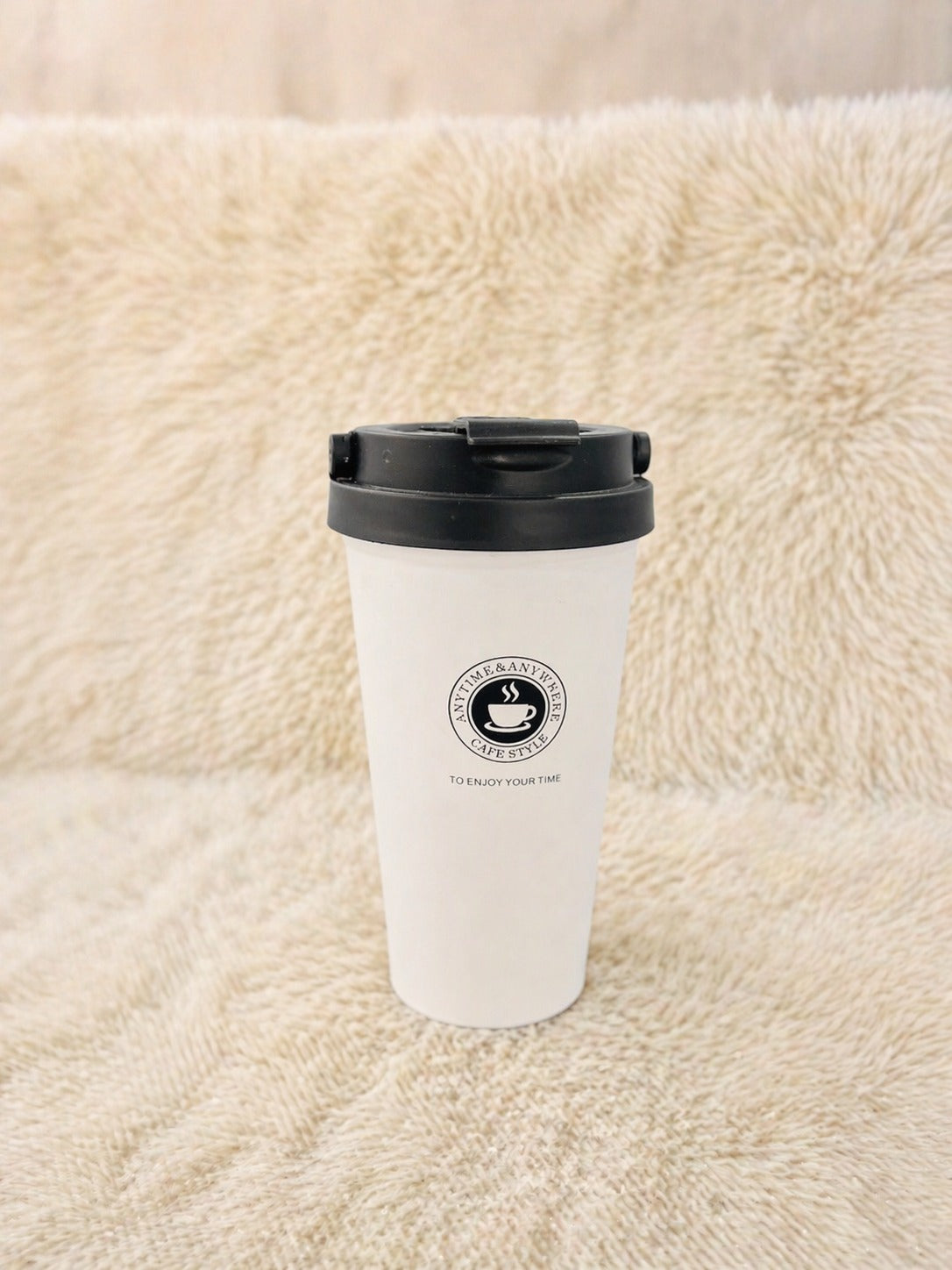 Minimalist Travel Coffee Cup – White Mug with Black Lid, Leakproof & Reusable Cup for Daily Use