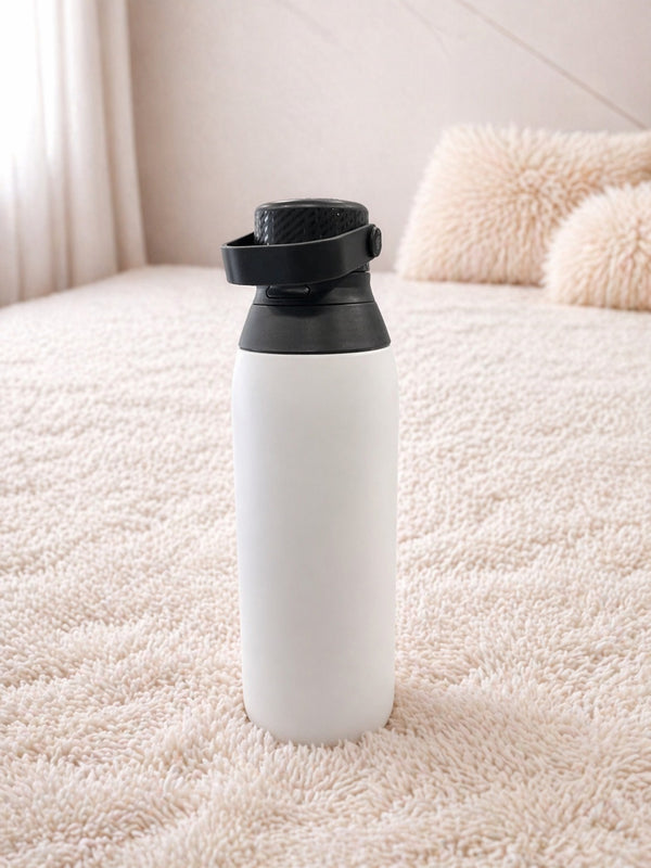 Minimal Matte White Insulated Water Bottle – Leakproof, Sleek & Travel-Friendly Bottle